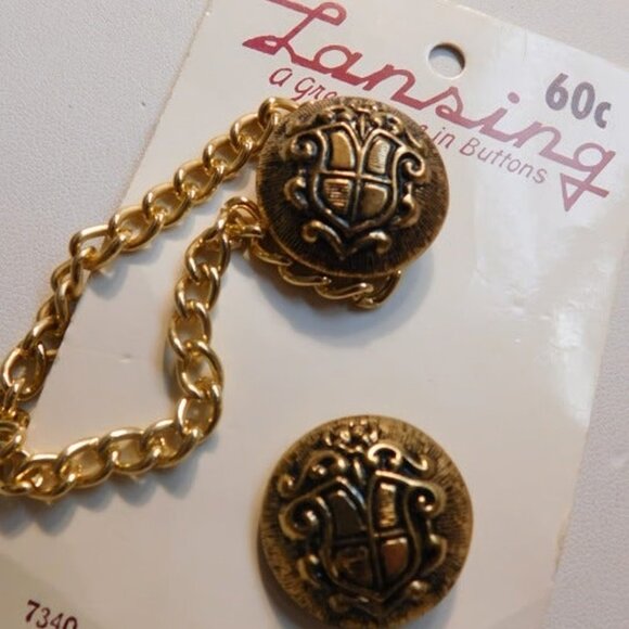 BGE Sewing Buttons Knight on Horse - Picture 2 of 4